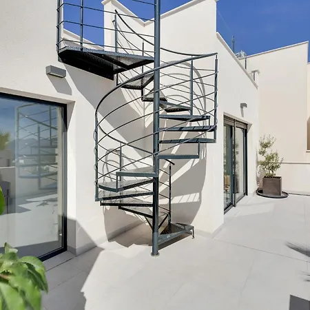 With Heated Pool And Jacuzzi Near Alicante *